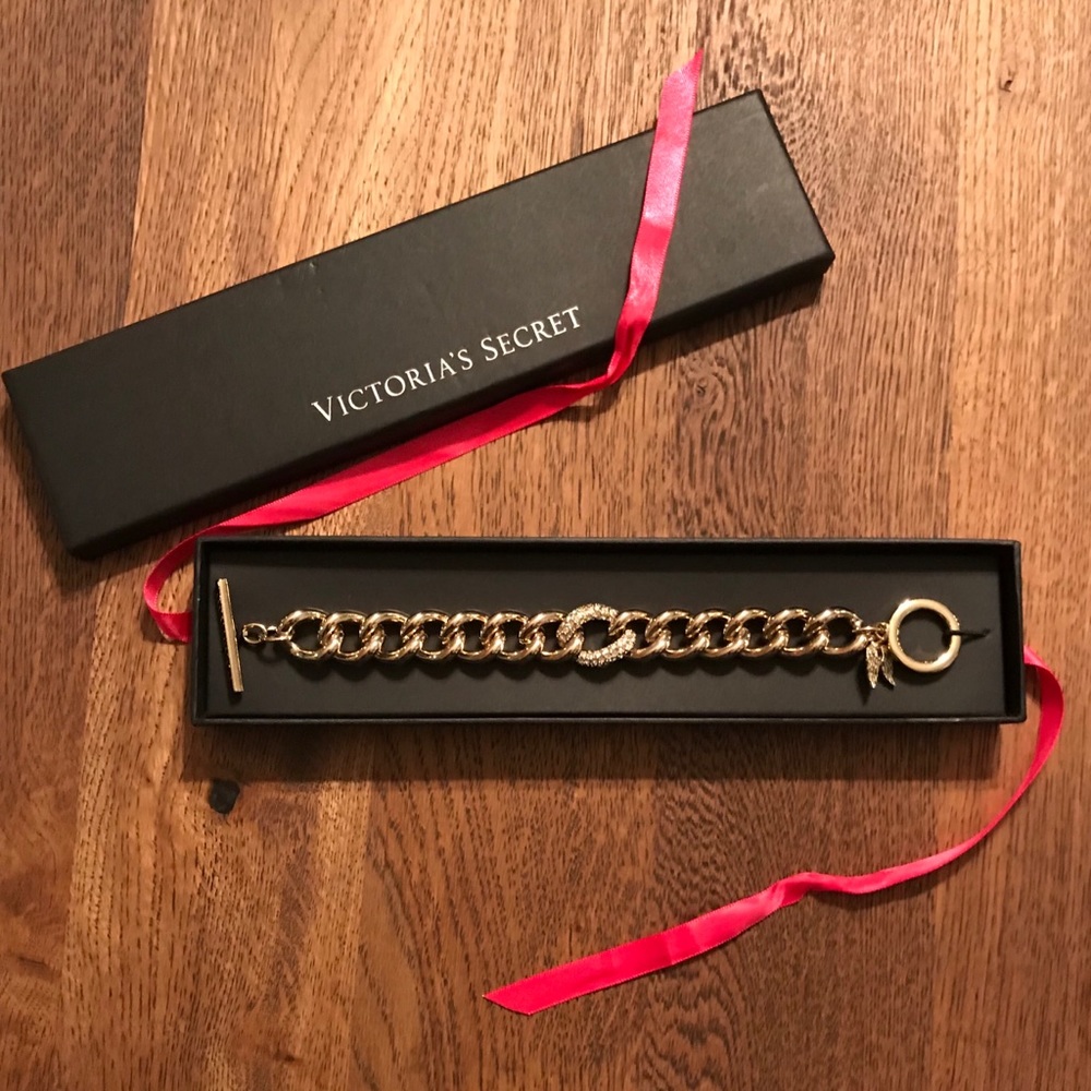 NWT! Victoria’s Secret Angel Bracelet- gold tone
